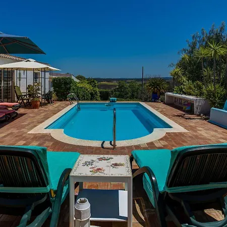 Vakantiehuis Gorgeous Holiday With Swimming Pool
