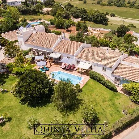 Gorgeous Holiday With Swimming Pool بيت للعطل